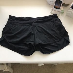 Lululemon “speed up short” 2.5”